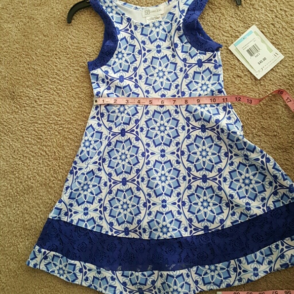 Dress - Picture 5 of 5